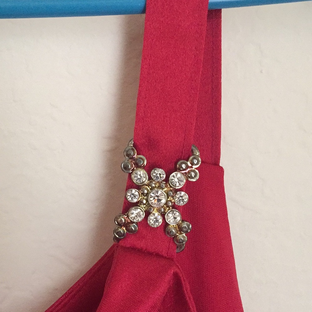 Red blouse - Picture 3 of 7
